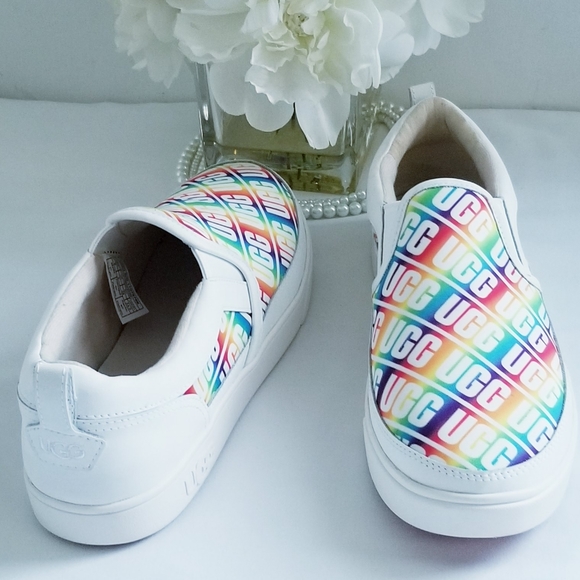 NEW UGG Caplan White Rainbow Slip On Sneakers Size 6 Kids/Youth / Size 8 Women's - Picture 6 of 14